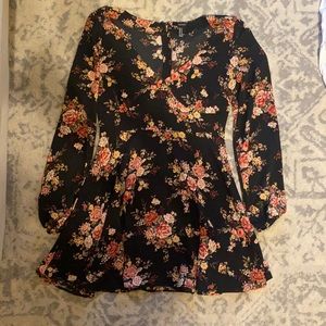 Low neck long sleeve dress